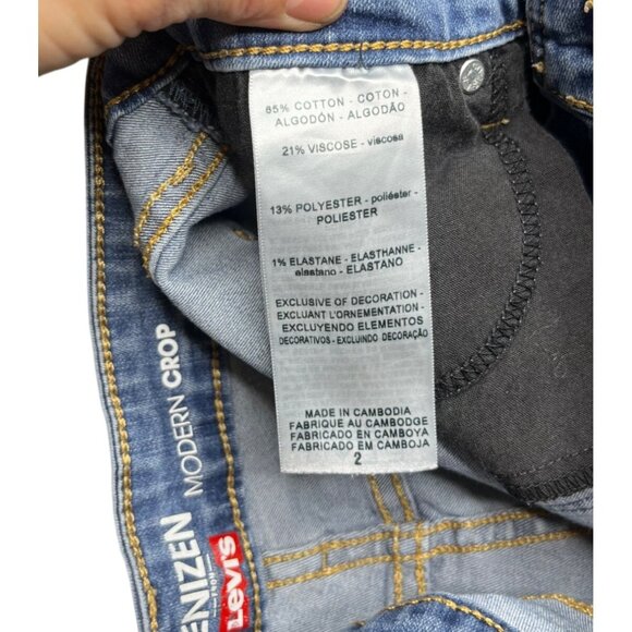 2 Denizen by Levis Modern Crop Womens Jeans light Blue Denim Cuffed Hem Stretchy - Picture 6 of 9